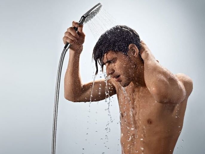 A contrast shower perfectly tones the male body and thereby strengthens the potential